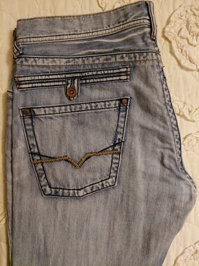 Guess Men’s Light Blue Relaxed Denim Jeans